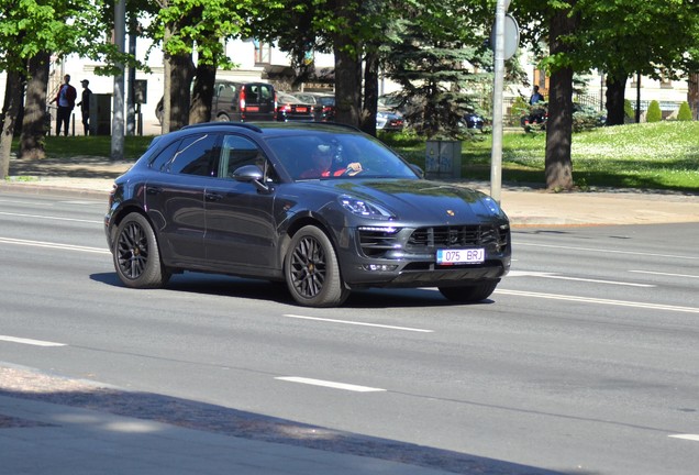 Porsche 95B Macan GTS