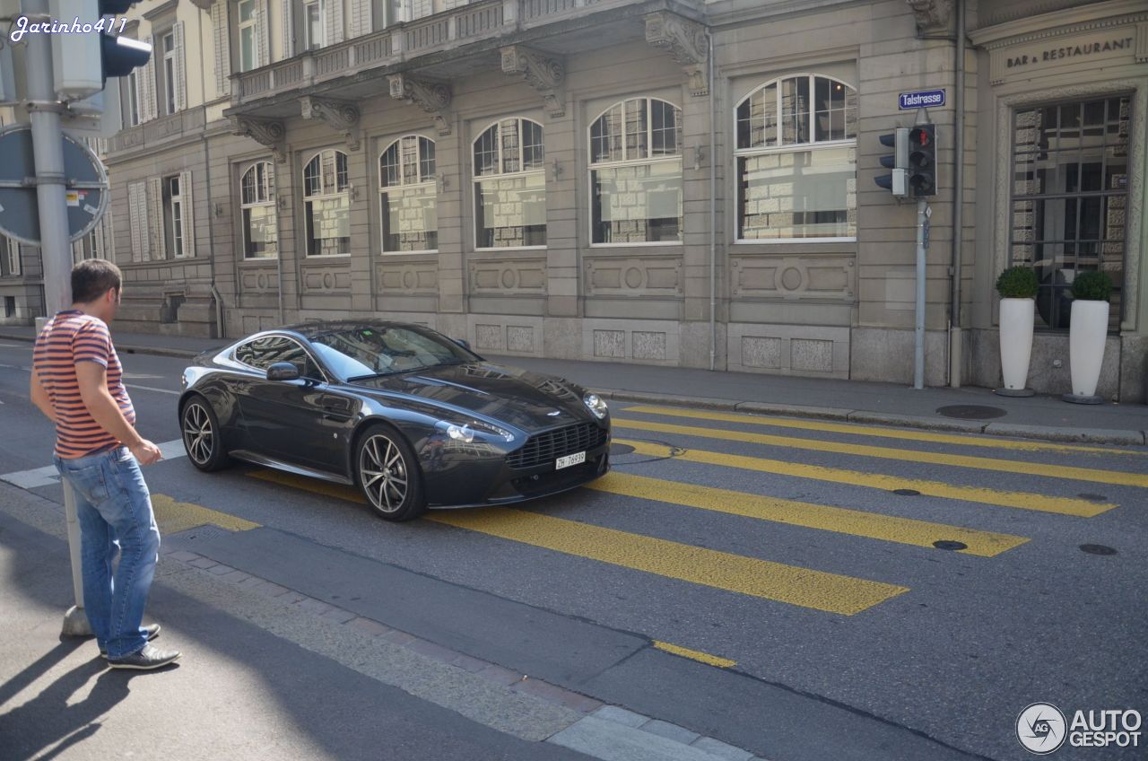 Aston Martin V8 Vantage S