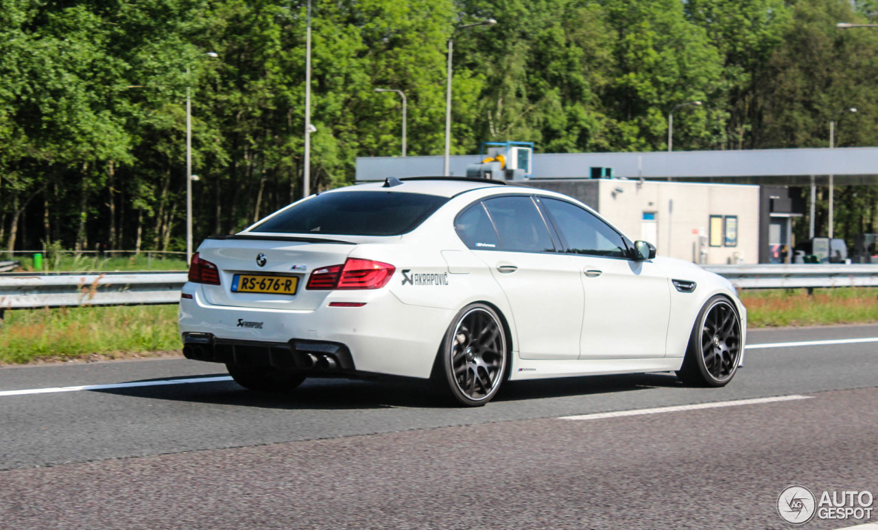 BMW M5 F10 2011