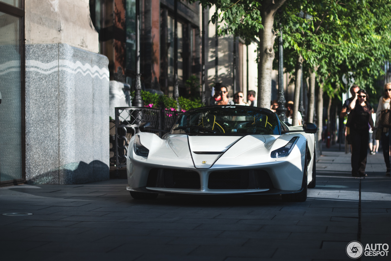 Ferrari LaFerrari Aperta