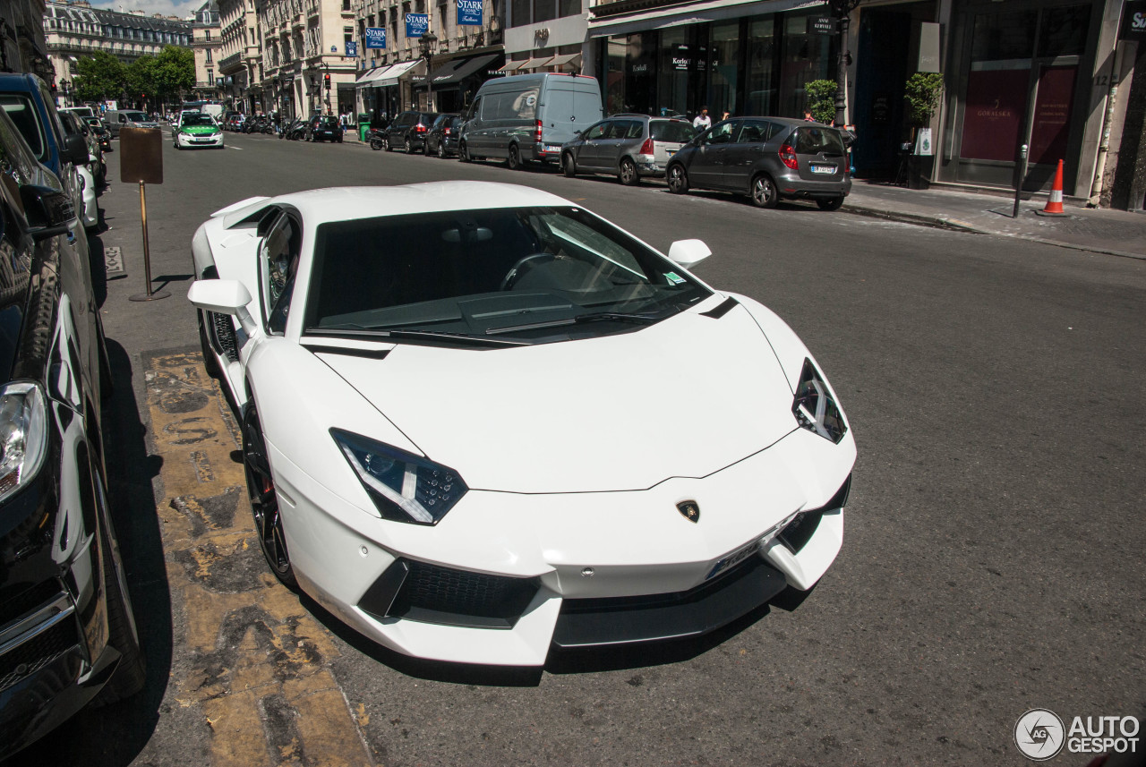 Lamborghini Aventador LP700-4