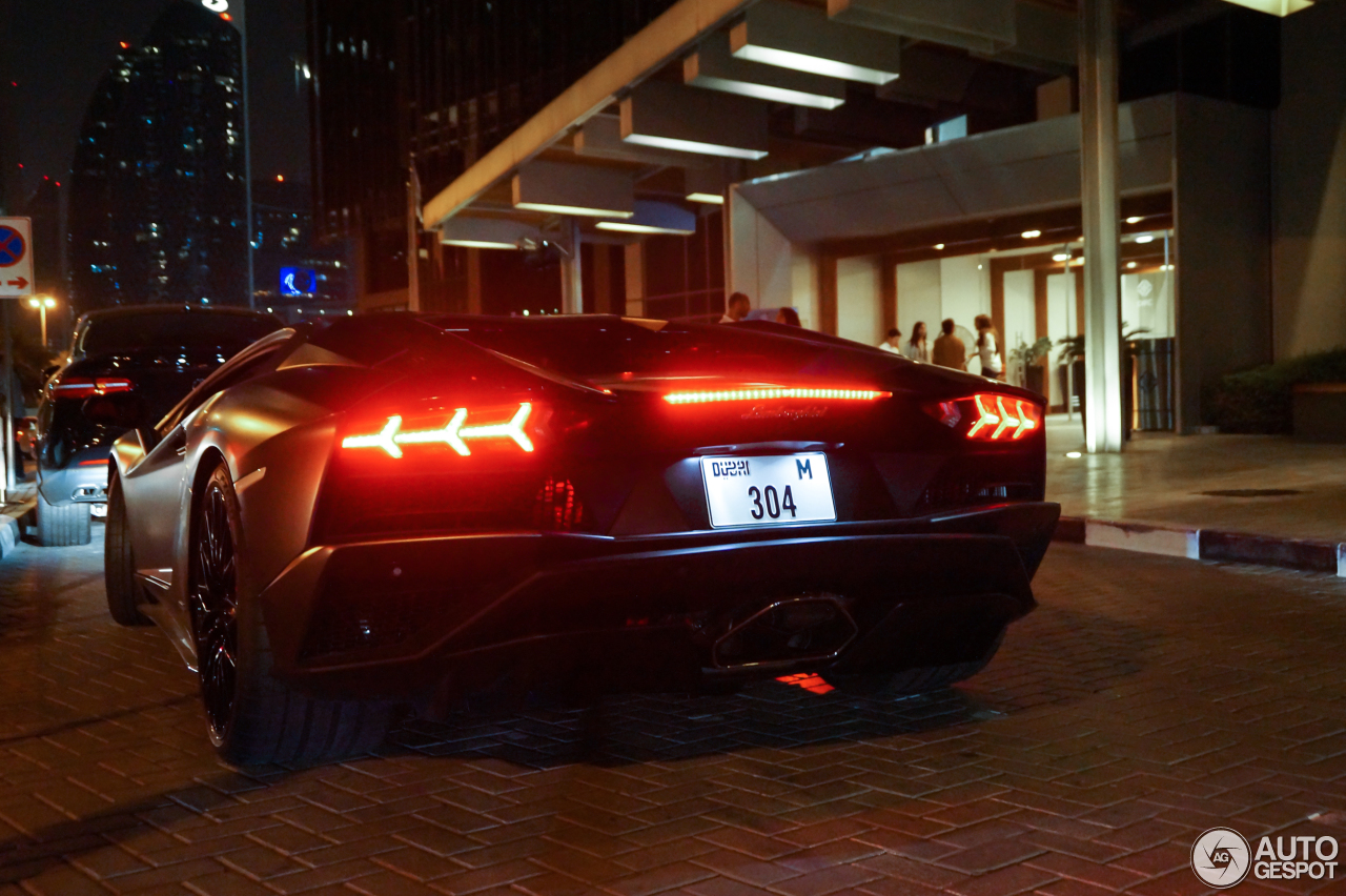 Lamborghini Aventador S LP740-4