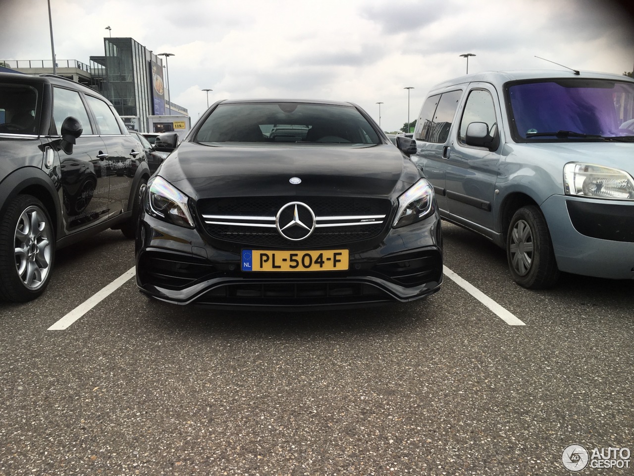 Mercedes-AMG A 45 W176 2015