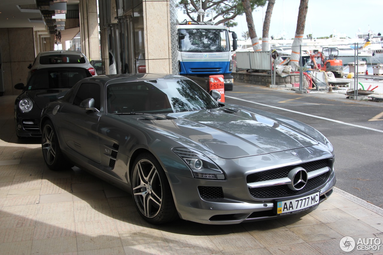 Mercedes-Benz SLS AMG