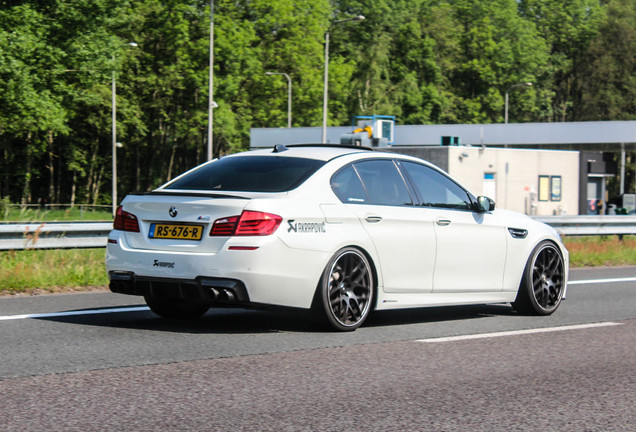 BMW M5 F10 2011