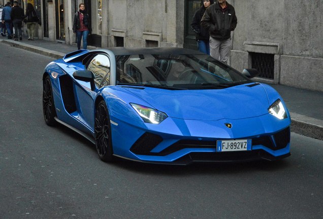 Lamborghini Aventador S LP740-4