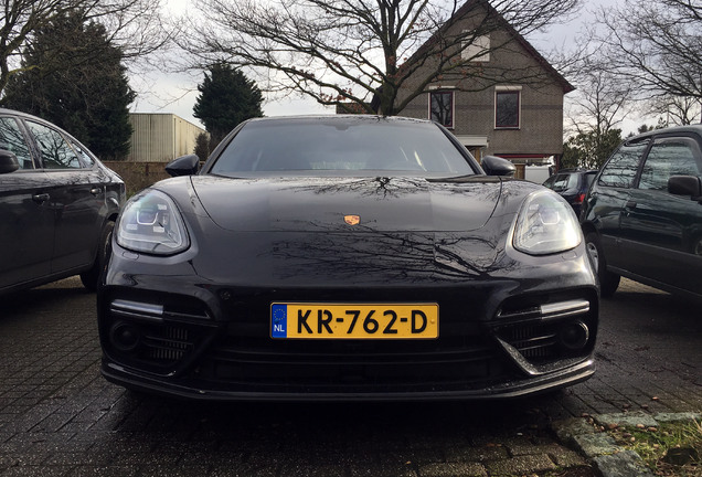 Porsche 971 Panamera Turbo