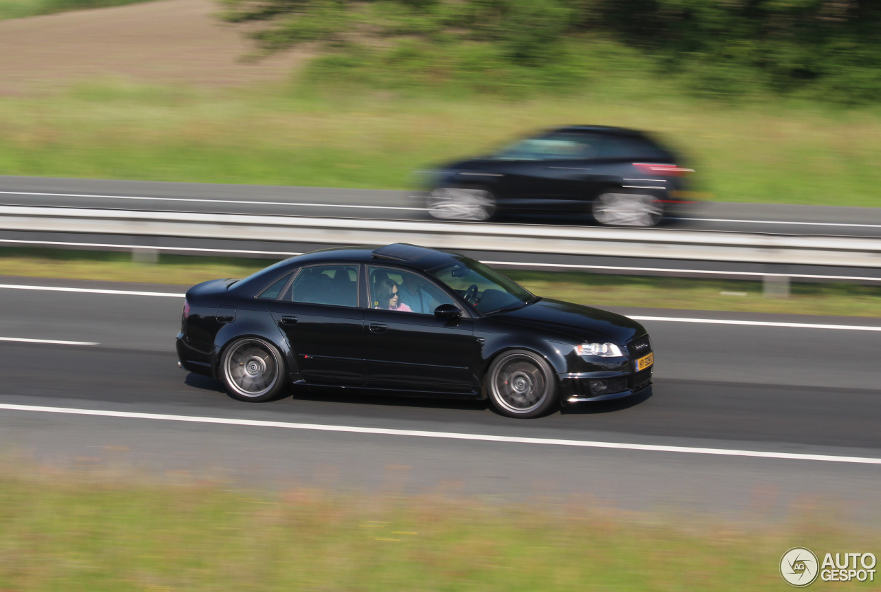 Audi RS4 Sedan