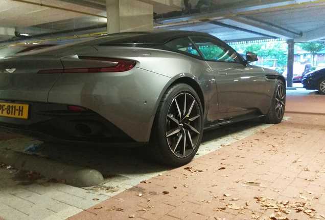 Aston Martin DB11