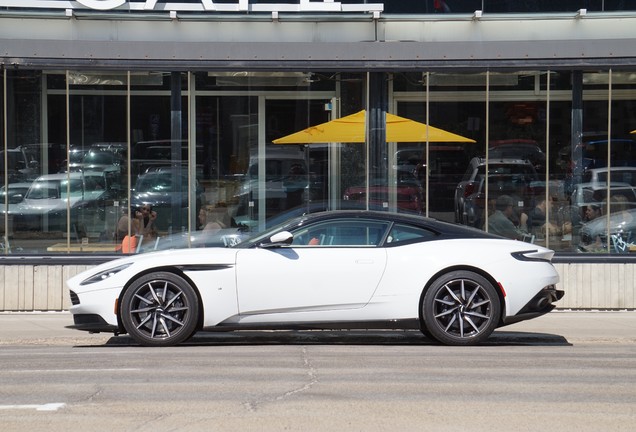 Aston Martin DB11