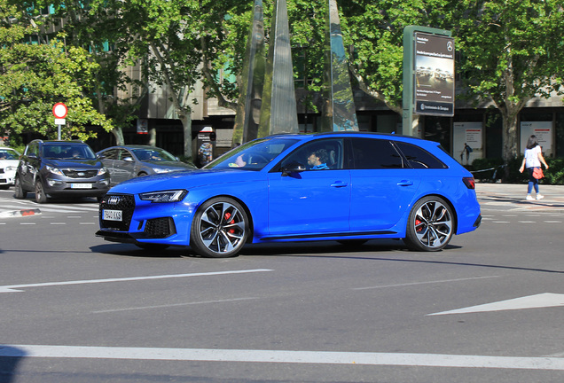 Audi RS4 Avant B9