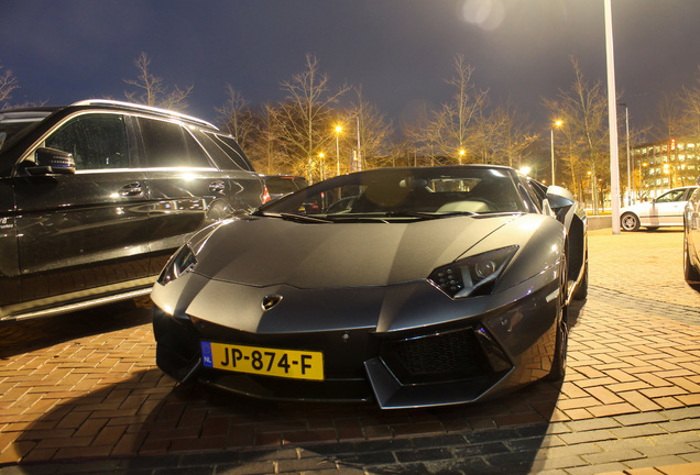 Lamborghini Aventador LP700-4 Roadster