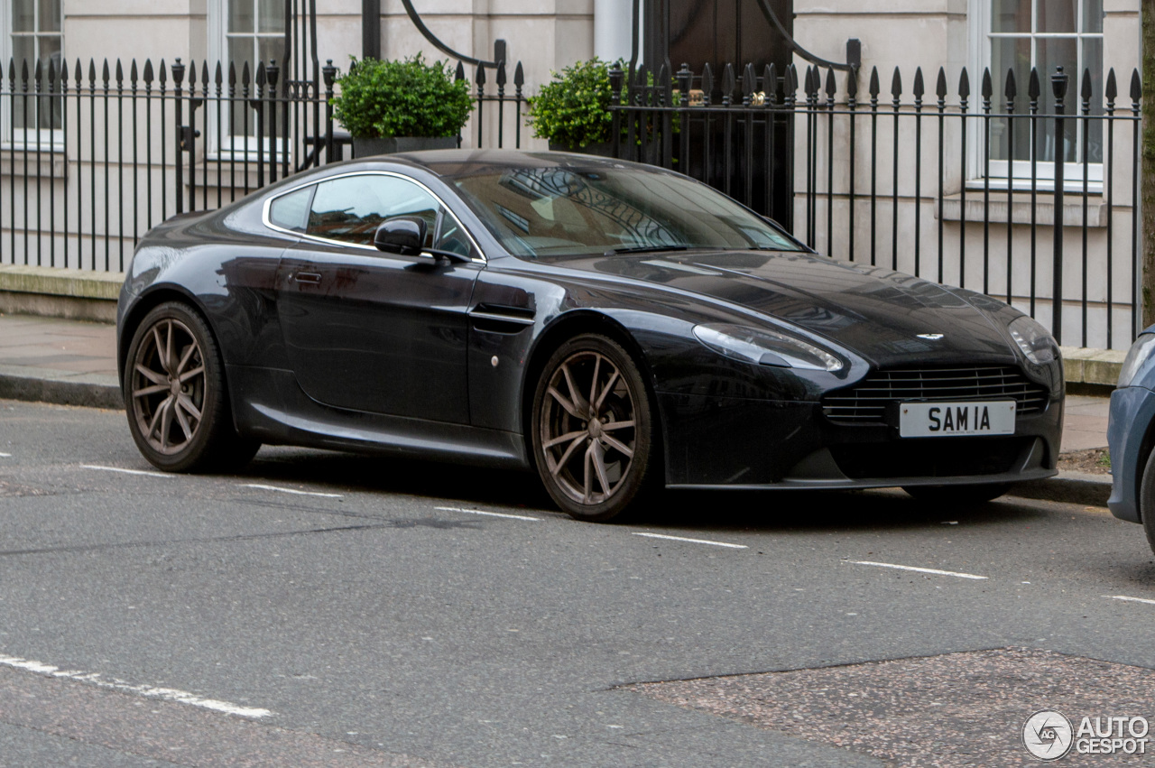 Aston Martin V8 Vantage 2012