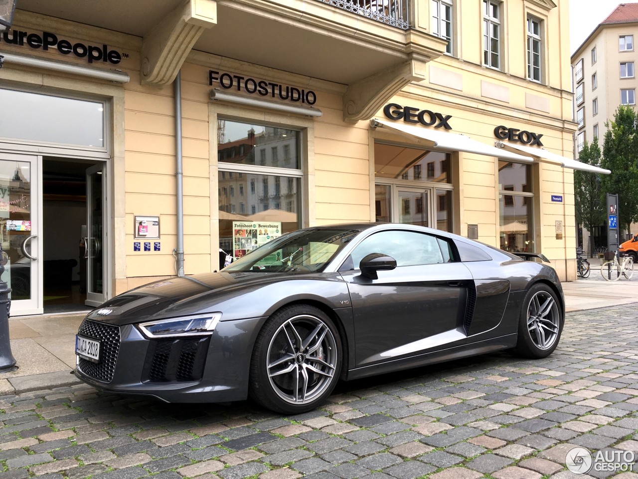 Audi R8 V10 Plus 2015