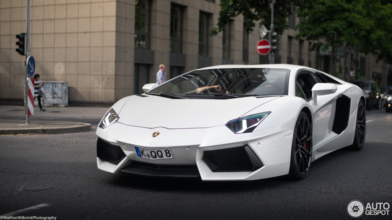 Lamborghini Aventador LP700-4