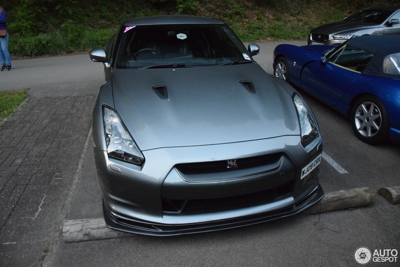 Nissan GT-R