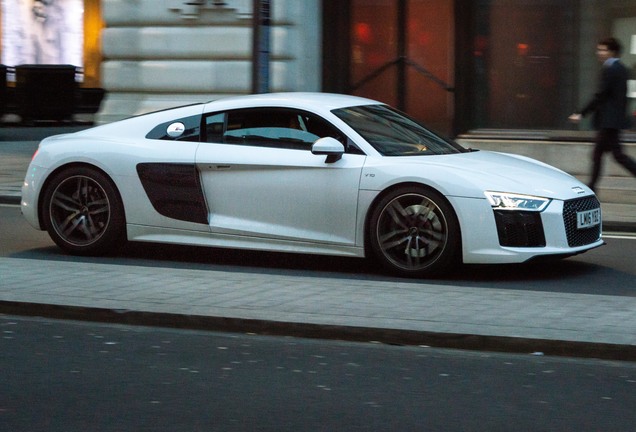 Audi R8 V10 2015