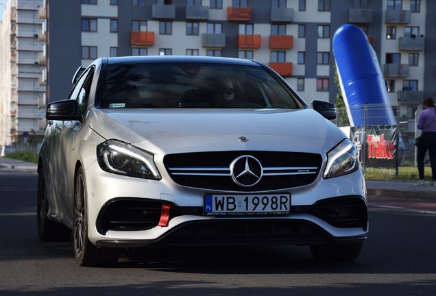 Mercedes-AMG A 45 W176 2015