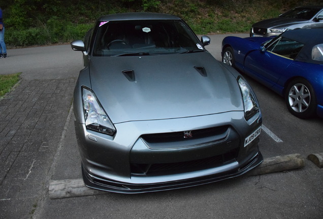 Nissan GT-R