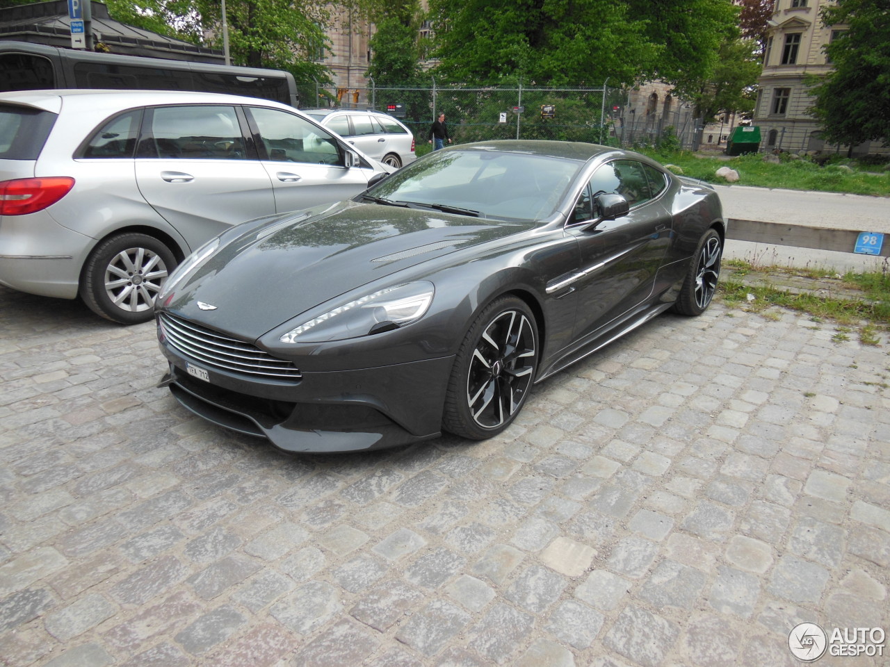 Aston Martin Vanquish 2013