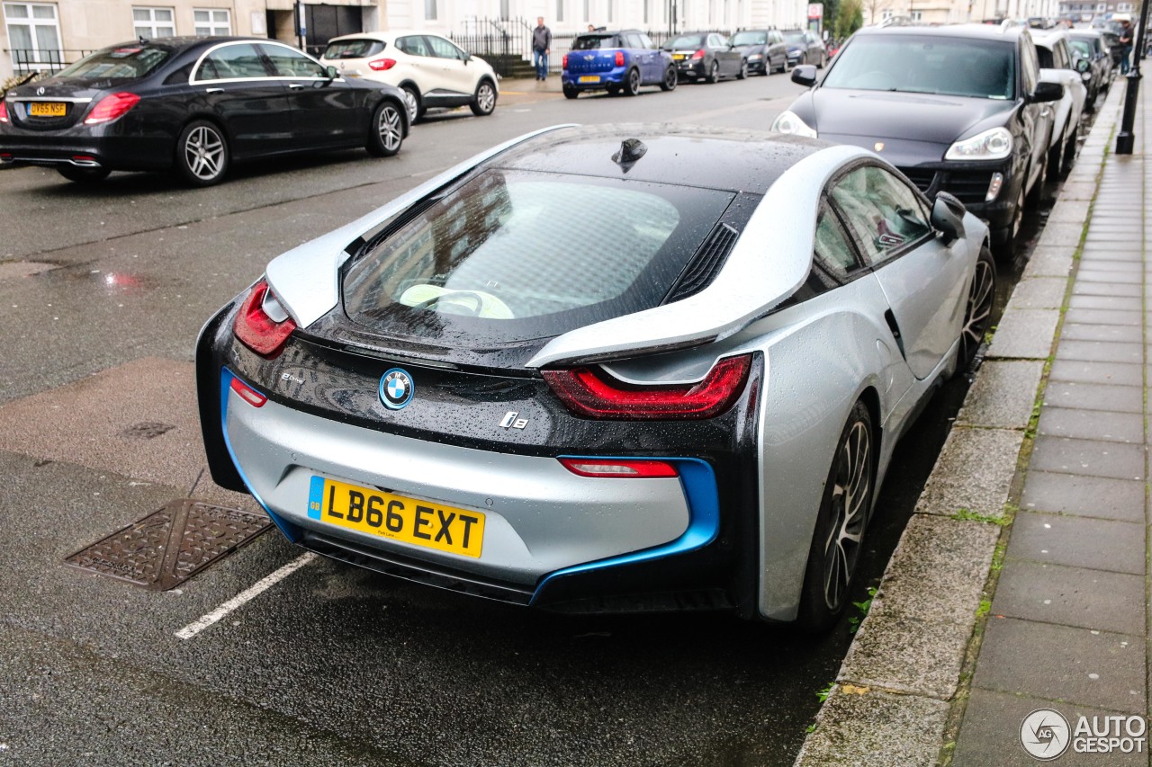 BMW i8