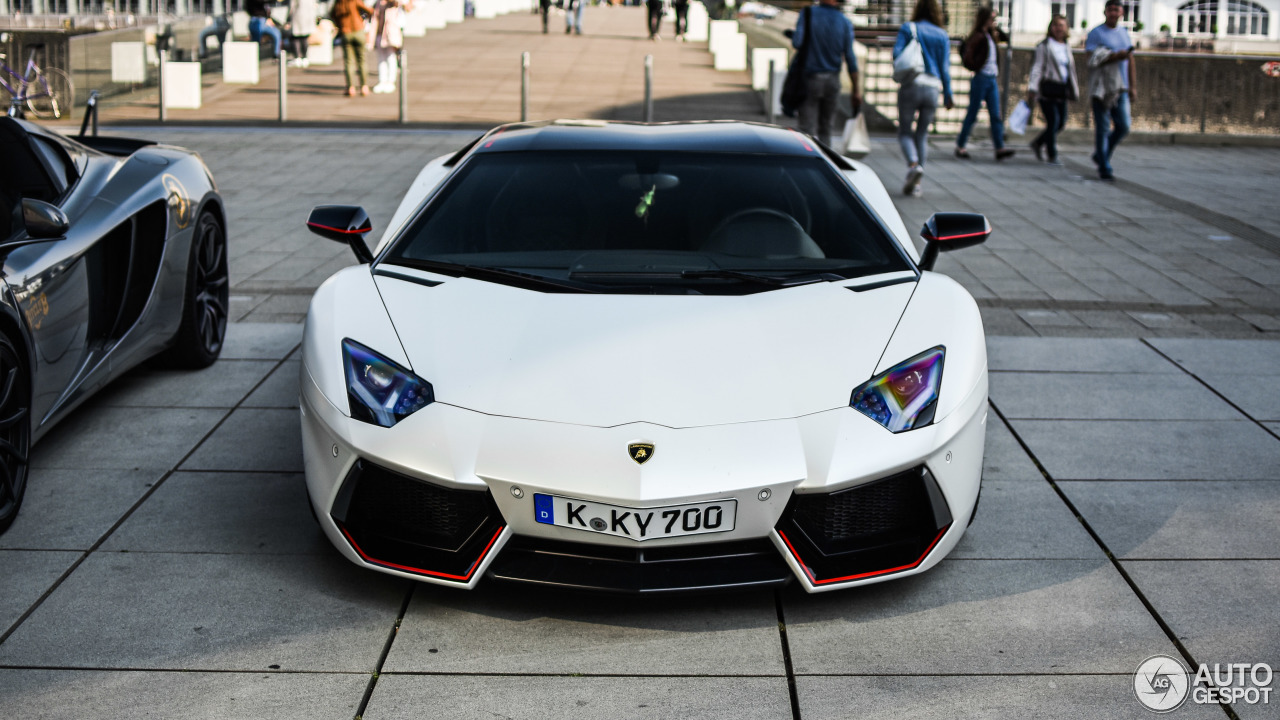 Lamborghini Aventador LP700-4 Pirelli Edition