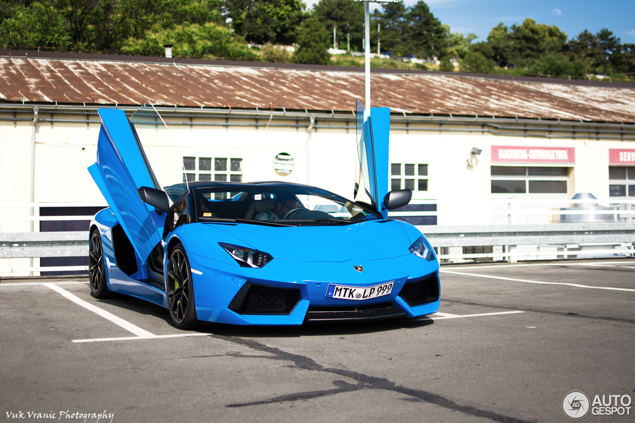 Lamborghini Aventador LP700-4 Roadster