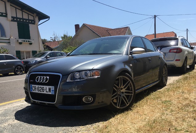 Audi RS4 Sedan