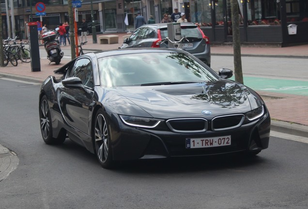 BMW i8