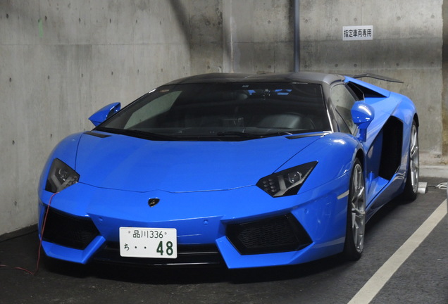 Lamborghini Aventador LP700-4 Roadster