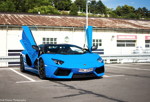 Lamborghini Aventador LP700-4 Roadster