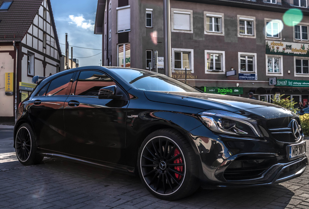 Mercedes-AMG A 45 W176 2015