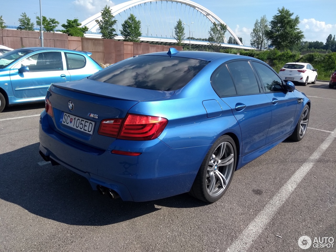 BMW M5 F10 2011