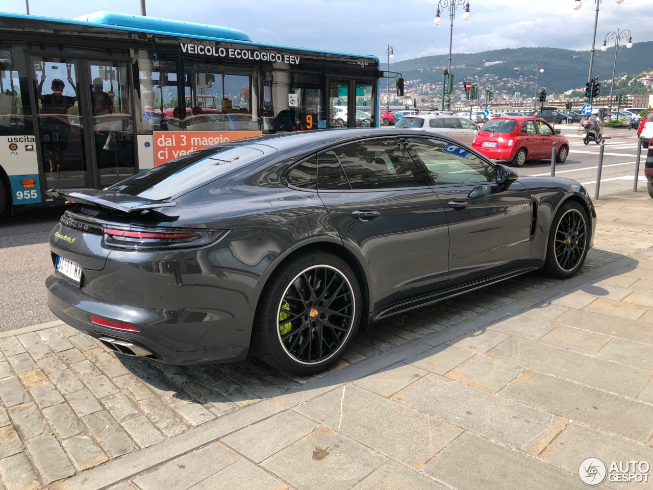 Porsche 971 Panamera Turbo S E-Hybrid