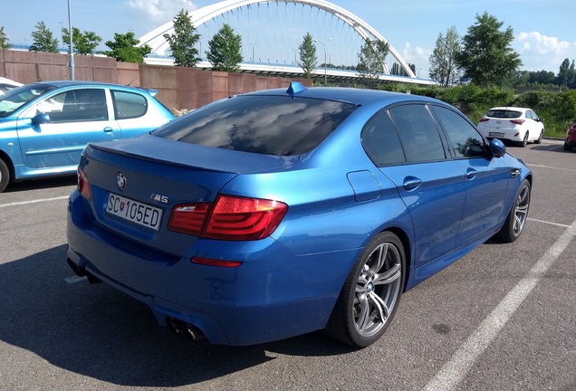 BMW M5 F10 2011