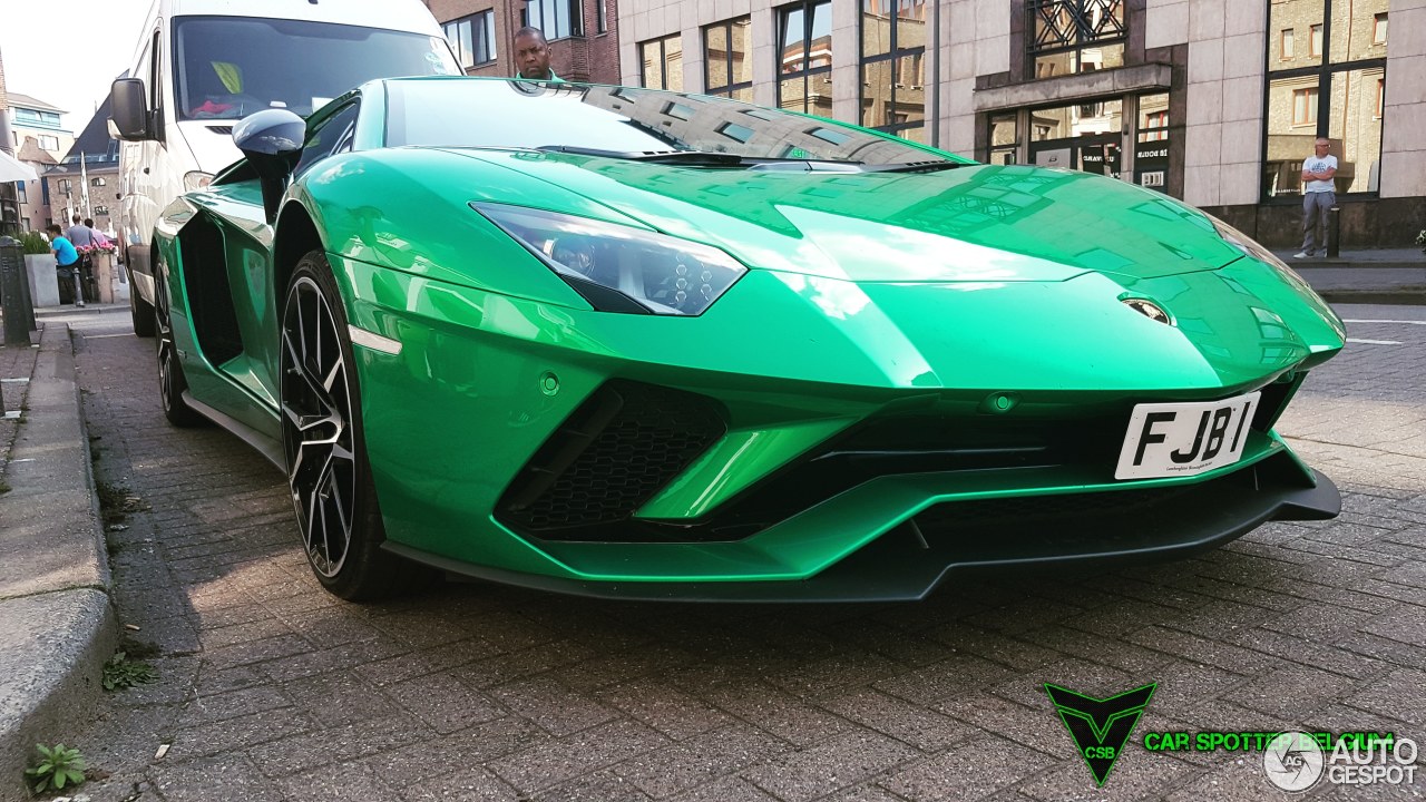 Lamborghini Aventador S LP740-4