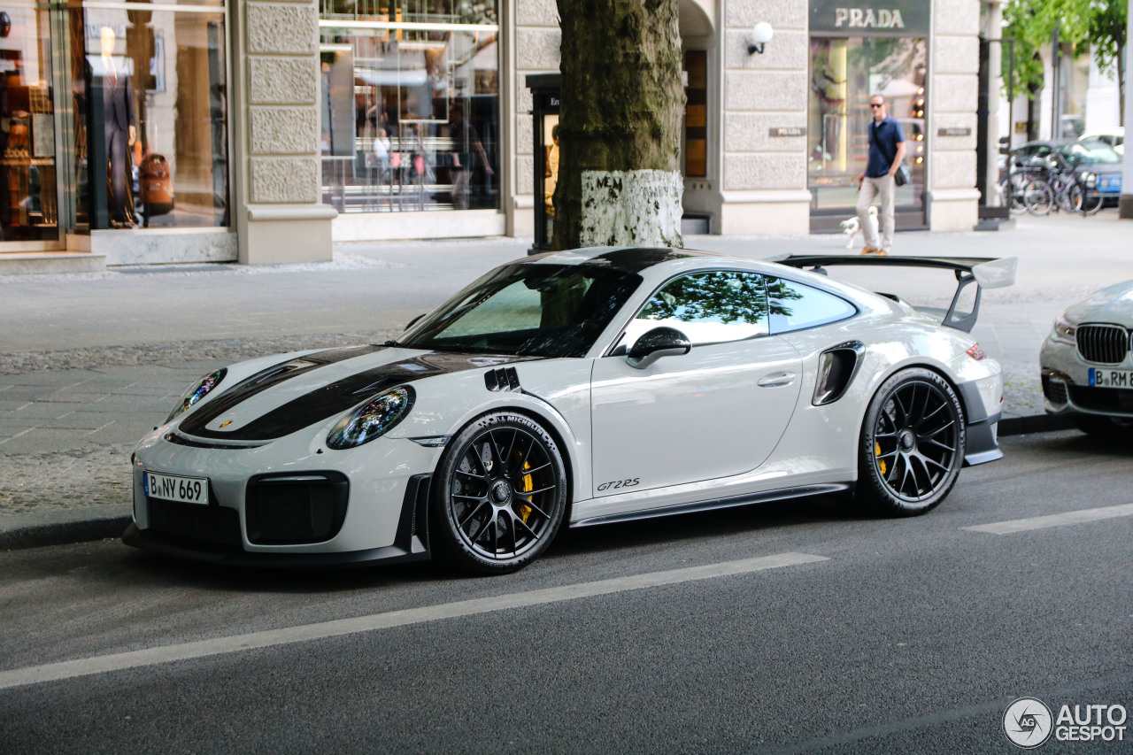 Porsche 991 GT2 RS Weissach Package