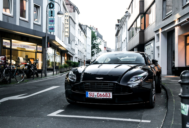 Aston Martin DB11