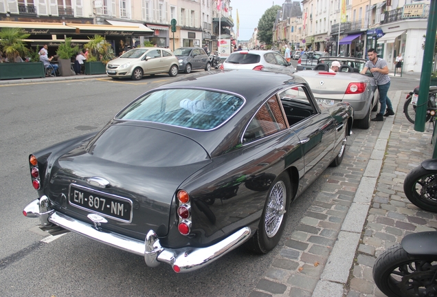 Aston Martin DB4