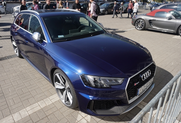 Audi RS4 Avant B9