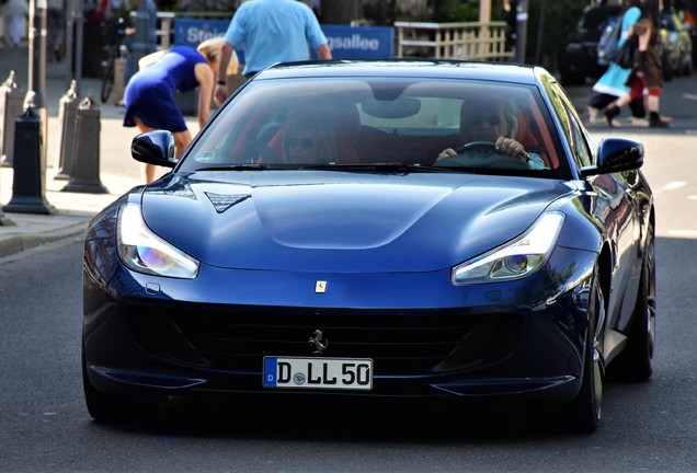 Ferrari GTC4Lusso