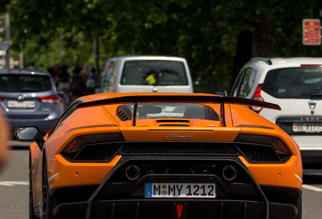 Lamborghini Huracán LP640-4 Performante