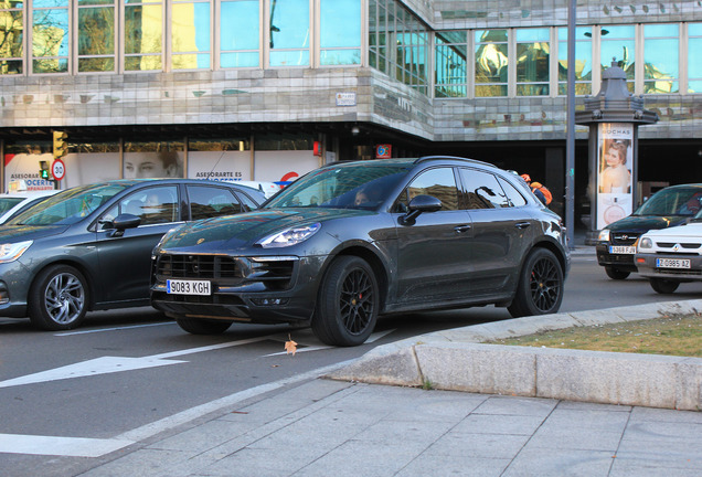 Porsche 95B Macan GTS