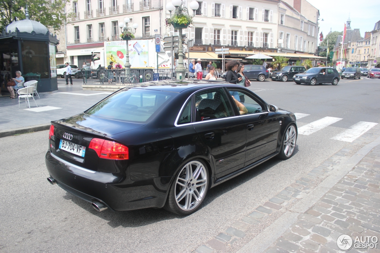 Audi RS4 Sedan