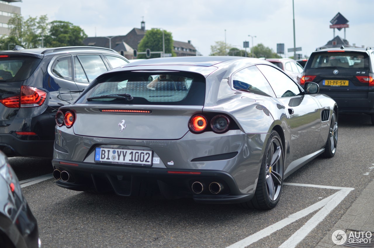 Ferrari GTC4Lusso