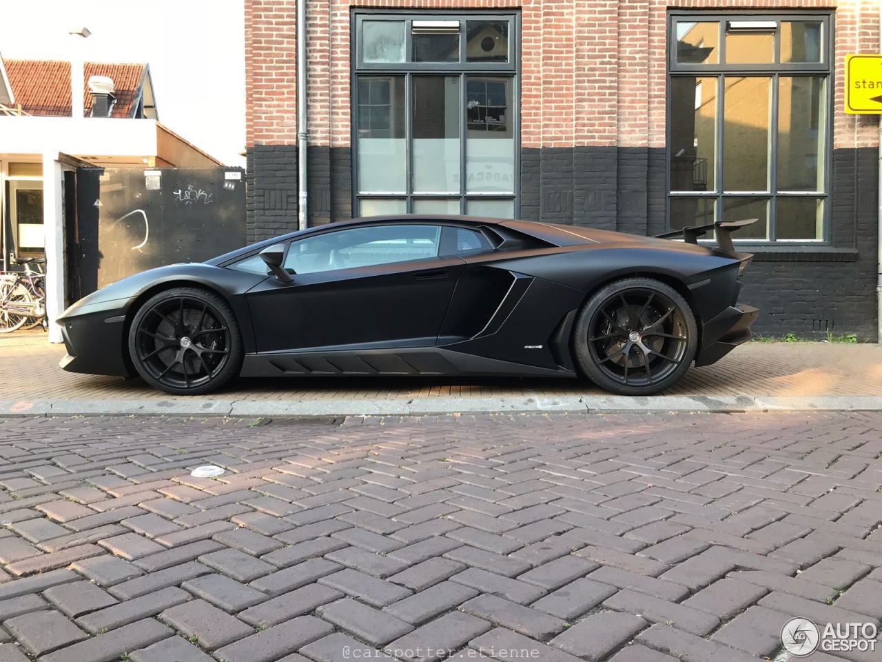 Lamborghini Aventador LP700-4