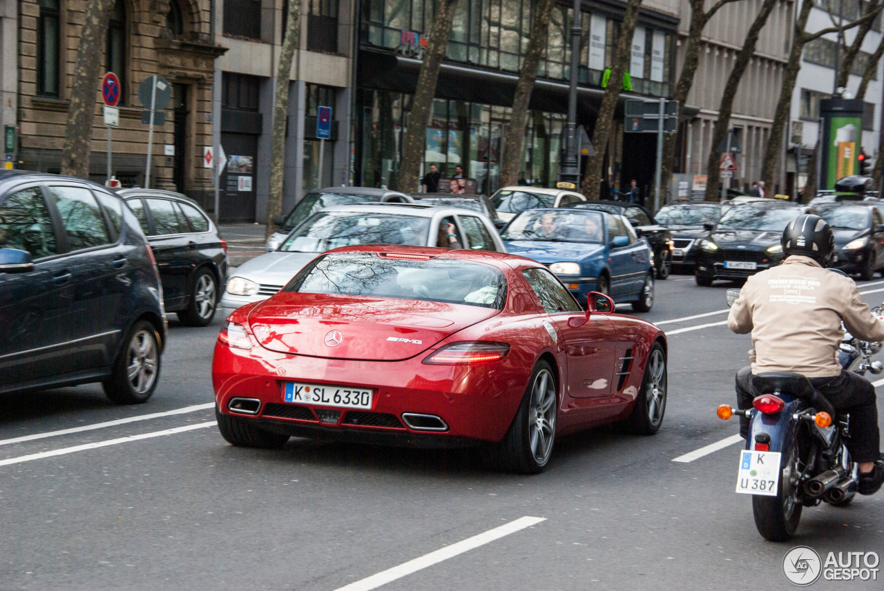 Mercedes-Benz SLS AMG