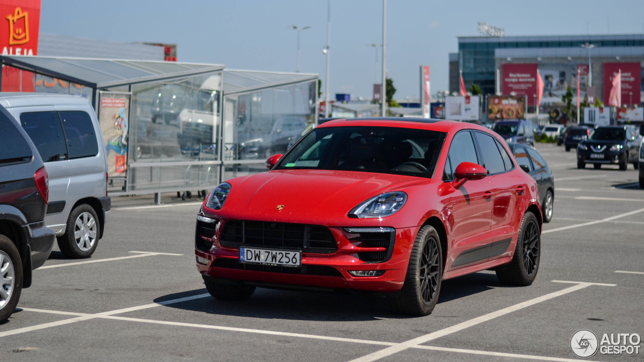 Porsche 95B Macan GTS