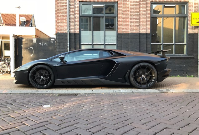 Lamborghini Aventador LP700-4