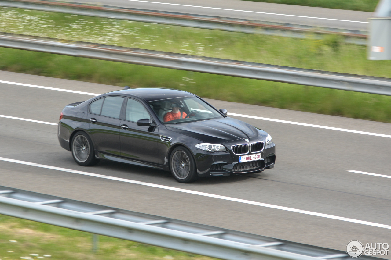 BMW M5 F10 2011